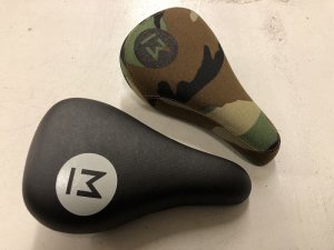 画像1: *United Martinez Tripod Seat (1)