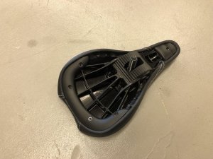 画像2: *Elevn Pivotal Racing Embossed Seat (2)