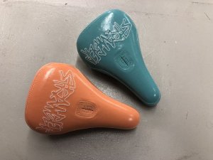 画像1: *Stranger Logo Pivotal Seat (1)