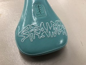 画像5: *Stranger Logo Pivotal Seat (5)