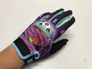 画像1: Fist Handwear Carly Kawaii Cup Cake Gloves (1)