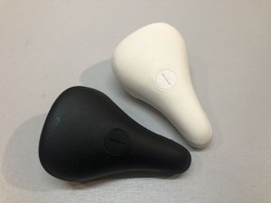 画像1: *Fiend Varanyak V2 Pivotal Seat (1)