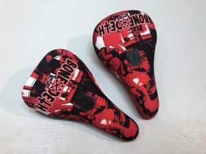 画像1: *Bone Deth Too Fast Pivotal Seat (1)