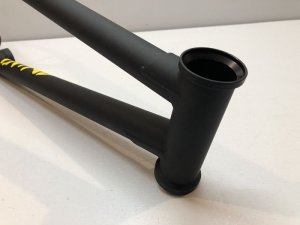 画像2: *Stranger Churchill Frame [20.6"TT] Matt/Gloss Black Fade (2)