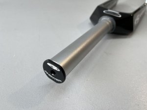 画像4: *Answer Dagger Pro Carbon Fork [20mm] [20"/1-1/8"] (4)