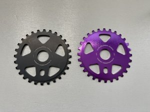 画像1: *Sunday Sabretooth V2 Sprocket 28T (1)