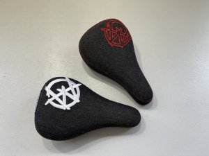画像1: *[SALE] Demolition Dennis/Markit Tripod Seat (1)