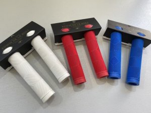 画像1: *Animal Edwin Delarosa Grip [Flange Less/140mm] (1)