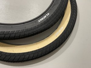 画像1: *Relic Flatout Tire 2.25" (1)