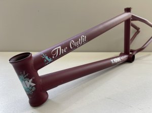 画像1: [SALE] Kink The Outfit Frame (Burgundy) (1)