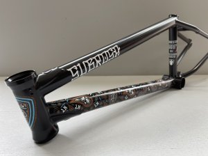 画像1: *Subrosa Thunderbeast Frame [20.5"TT] Black Paisley (1)