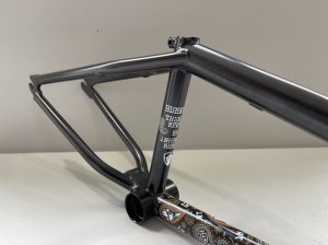 画像4: *Subrosa Thunderbeast Frame [20.5"TT] Black Paisley (4)