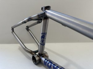 画像4: Volume Voyager V2 Frame [20.75"TT] Flat Blue/Raw (4)