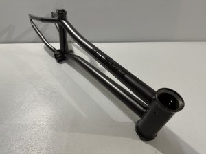 画像2: *Nous Verse Frame [18.4"TT] Trans Black (2)