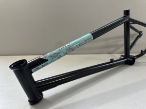 画像1: *Taraleba Long Vacation Frame [21.15"TT] Black (1)