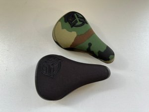 画像1: Federal Logo Stealth Seat (1)