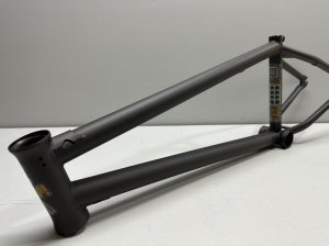 画像1: *Kink Williams x Etnies Frame [20.5"TT] Golden Graphite (1)