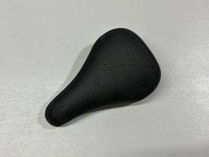 画像1: Kink Impression Stealth Pivotal Seat (1)