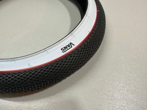 画像1: *[KIDS] Cult x Vans Tire 16" [White Wall/Red Stripe] (1)