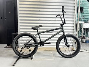 画像1: 2023 Kink Whip [20.5"TT] Matt Moss Black (1)