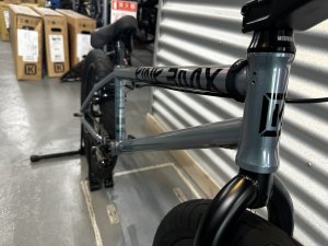 画像2: 2023 Kink Launch [20.25"TT] Gloss Galaxy Silver (2)