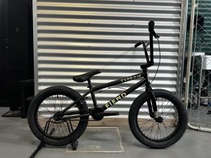 画像1: Fiend Type O 18" Bike [18"Wheel] Gloss Black/Grey Fade (1)