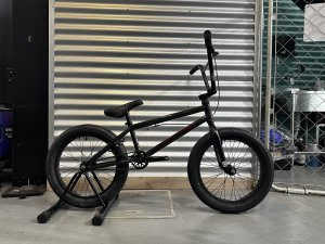 画像1: [KIDS] 2023 Kink Kicker 18 [18"Wheel] Gloss Digital Black (1)