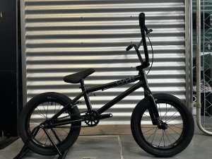 画像1: [KIDS] 2026 Cult Juvenile 16 [16"Wheel] Black (1)