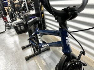 画像3: [KIDS] 2025 Haro Downtown 16 [16"Wheel] Trans Midnight Blue (3)