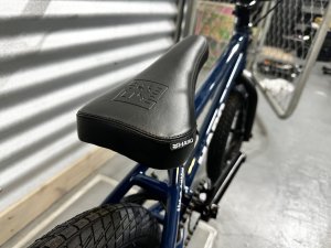 画像4: [KIDS] 2025 Haro Downtown 16 [16"Wheel] Trans Midnight Blue (4)