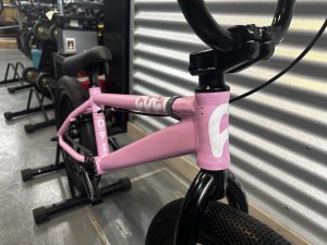 画像3: [KIDS] Cult Juvenile 18 [18"Wheel] Pink (3)