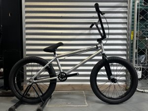 画像1: Kink Whip [20.5"TT] Frost Silver (1)