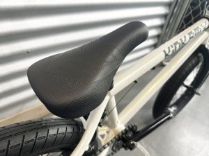 画像4: [KIDS] Kink Kicker 18 [18"Wheel] Glacier White (4)