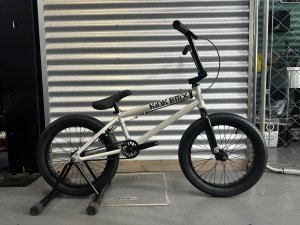 画像1: [KIDS] Kink Kicker 18 [18"Wheel] Glacier White (1)