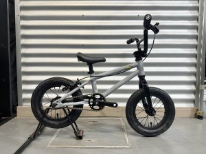 画像1: [KIDS] Motelworks Pal [12"Wheel] Gloss Grey (1)