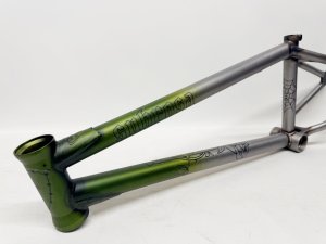 画像1: Subrosa Rose Frame [20.3"TT] Trans Green Fade (1)