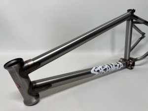 画像1: Stranger Yumi V2 Frame [20.6"TT] Matt Raw (1)