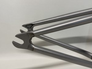 画像4: WeThePeople Doomsayer Frame [20.5"TT] Matt Translucent Grey (4)