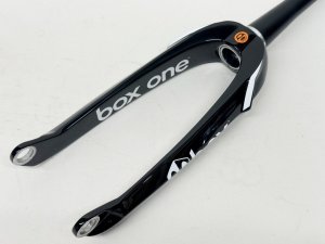 画像1: Box X6 Carbon Fork [20"/20mm/1-1/8"-1.5" W/Stem Lock] (1)