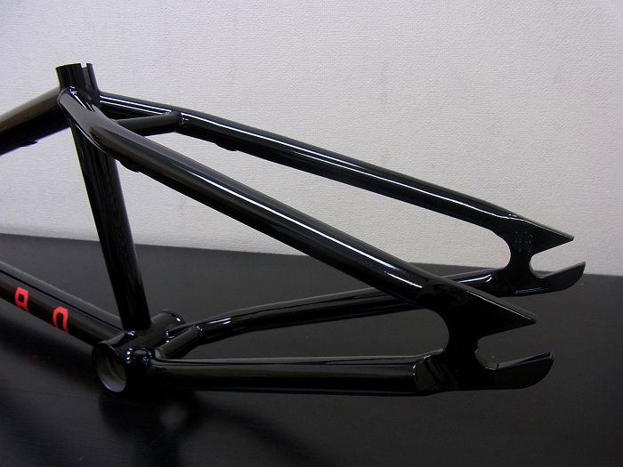 united dinero frame