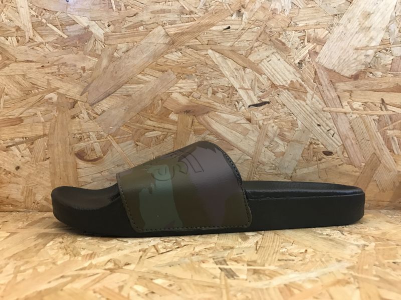 vans camo slides