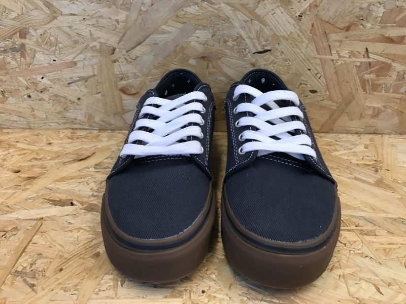 vans chukka low navy gum