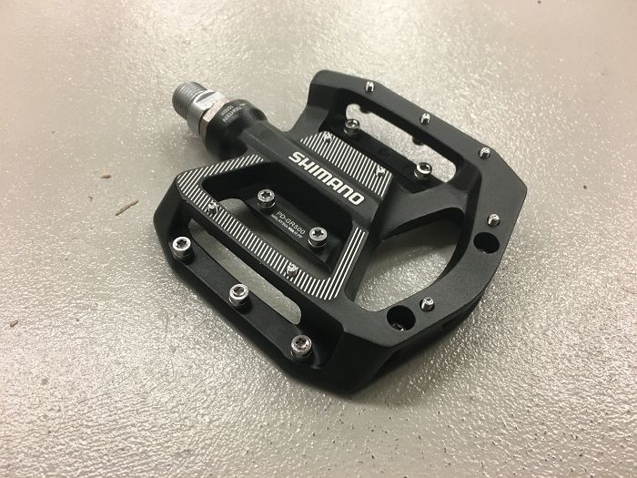 best flat pedal for road bike