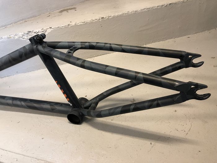 kink sexton frame