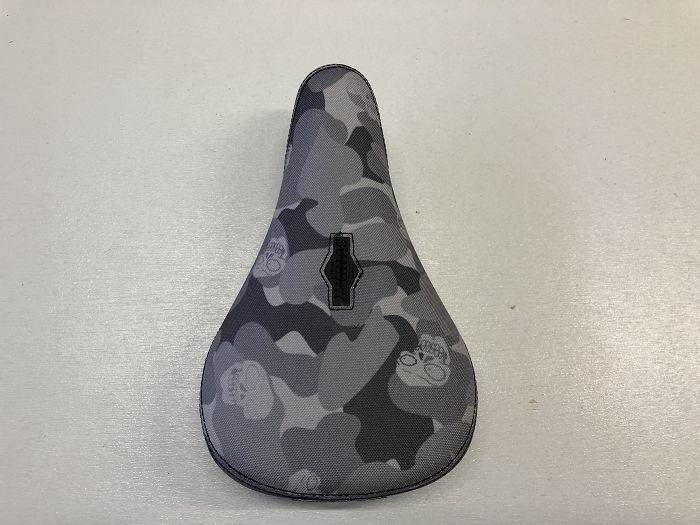 sunday camosweep seat