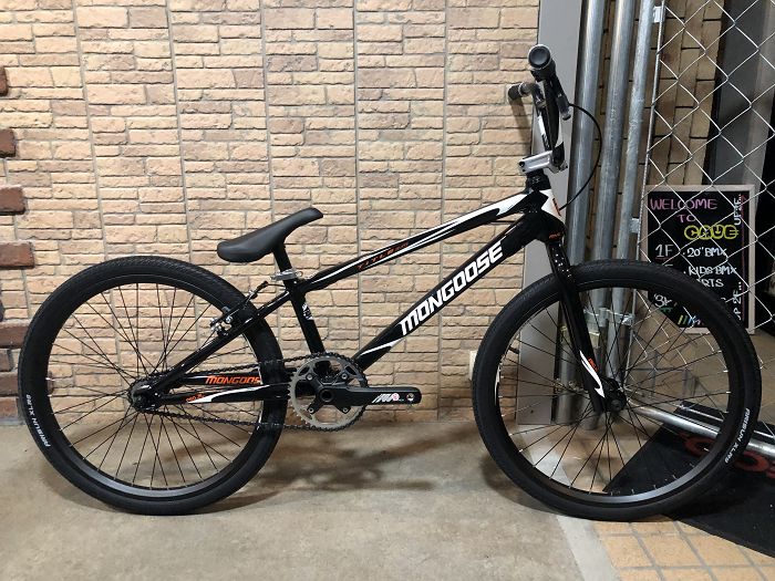 mongoose elite mountain bike