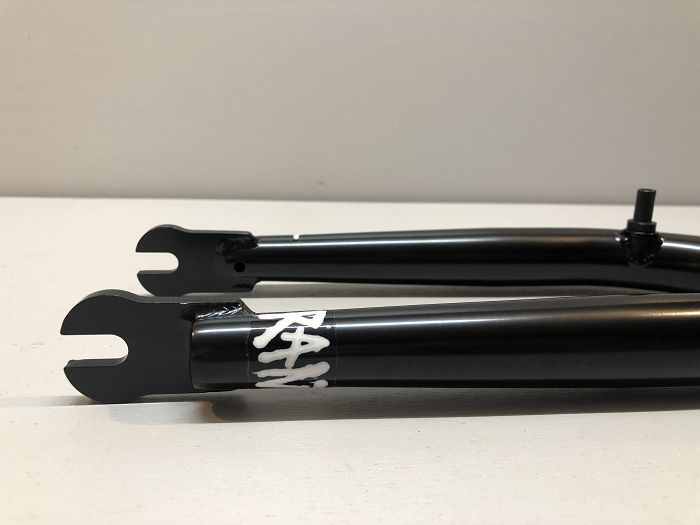 ☆決算特価商品☆ カプリ部品店RANT TWIN PEAKS ZERO FORKS 台座なし BK cervejariaturatti.com.br