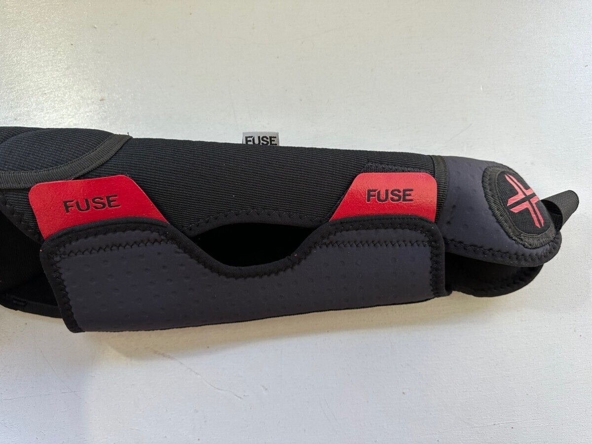 *Fuse Delta 125 Knee Pad Combo BMX SHOP CAVE